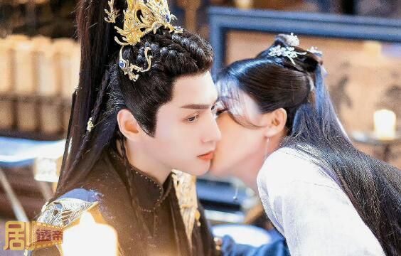 长月烬明叶夕雾和澹台烬圆房了吗