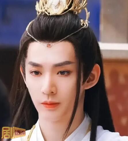 长月烬明萧凛复活了吗